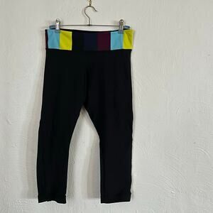 Lululemon yoga pants, tapered leg, mid calf - no size listed fits a S/M